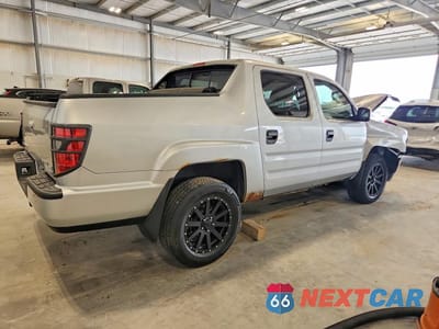Trzecie zdjęcie samochodu z tyłu: 2013 HONDA RIDGELINE SPORT VIN:5FPYK1F71DB018898 - miniatura