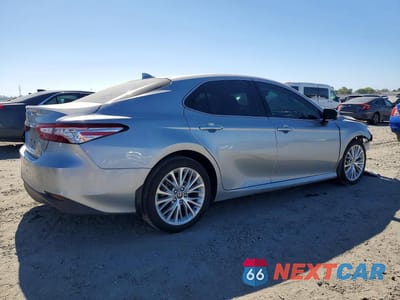 Trzecie zdjęcie samochodu z tyłu: 2020 TOYOTA CAMRY XLE VIN:4T1F31AK0LU019941 - miniatura