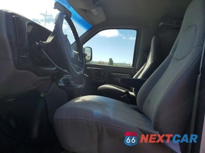 Zdjęcie 7 z 13 samochodu: 2001 CHEVROLET EXPRESS G2500 VIN:1GCGG29R011141279 - miniatura