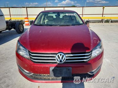 Piąte zdjęcie samochodu w środku: 2015 VOLKSWAGEN PASSAT S VIN:1VWAS7A37FC122407 - miniatura