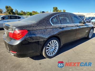 Trzecie zdjęcie samochodu z tyłu: 2012 BMW 750 I VIN:WBAKA8C50CCY37827 - miniatura