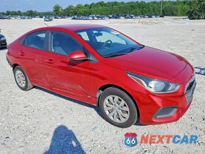 Czwarte zdjęcie samochodu z boku: 2018 HYUNDAI ACCENT SE VIN:3KPC24A35JE034824 - miniatura