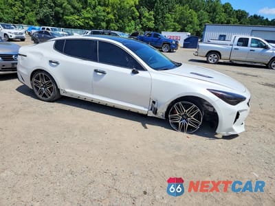 Czwarte zdjęcie samochodu z boku: 2023 KIA STINGER GT2 VIN:KNAE55LC7P6134339 - miniatura