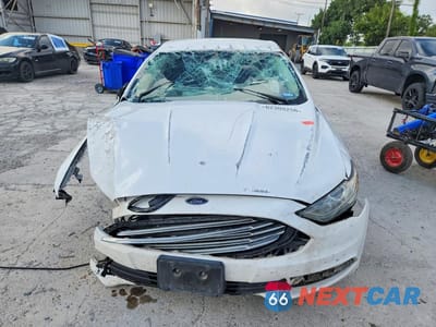 Piąte zdjęcie samochodu w środku: 2017 FORD FUSION SE VIN:3FA6P0HDXHR397375 - miniatura
