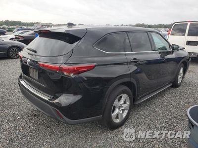 Trzecie zdjęcie samochodu z tyłu: 2021 TOYOTA HIGHLANDER L VIN:5TDCZRAH5MS528521 - miniatura