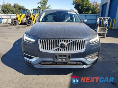 Piąte zdjęcie samochodu w środku: 2025 VOLVO XC90 ULTRA VIN:YV4H60PF2S1309586 - miniatura