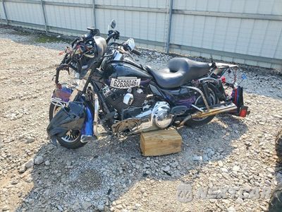 Trzecie zdjęcie samochodu z tyłu: 2010 HARLEY-DAVIDSON FLHTK VIN:1HD1KEM18AB628343 - miniatura