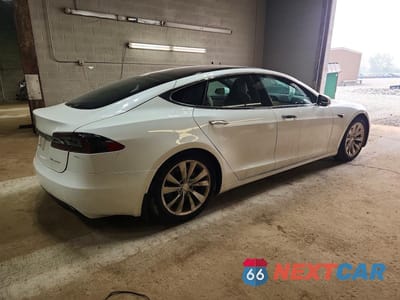 Trzecie zdjęcie samochodu z tyłu: 2019 TESLA MODEL S VIN:5YJSA1E28KF340099 - miniatura