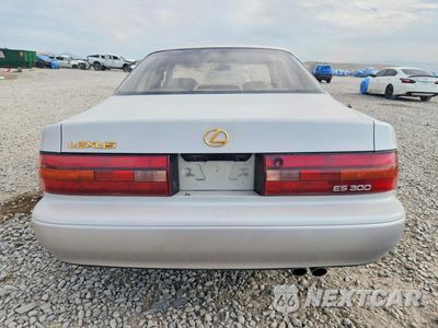 Zdjęcie 6 z 12 samochodu: 1994 LEXUS ES 300 VIN:JT8GK13T5R0054510 - miniatura