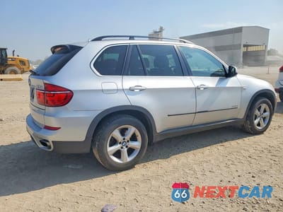 Trzecie zdjęcie samochodu z tyłu: 2012 BMW X5 XDRIVE50I VIN:5UXZV8C54CL422174 - miniatura