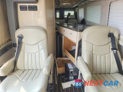 Zdjęcie 6 z 10 samochodu: 2014 MERCEDES-BENZ SPRINTER 3500 RV VIN:WD3PF4CD2E5870095 - miniatura