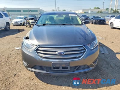 Piąte zdjęcie samochodu w środku: 2017 FORD TAURUS SE VIN:1FAHP2D97HG146150 - miniatura