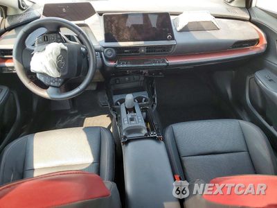 Zdjęcie 8 z 12 samochodu: 2024 TOYOTA PRIUS PRIME XSE PREMIUM VIN:JTDACACU6R3026968 - miniatura