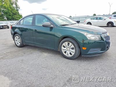 Czwarte zdjęcie samochodu z boku: 2014 CHEVROLET CRUZE LS VIN:1G1PA5SG8E7173405 - miniatura