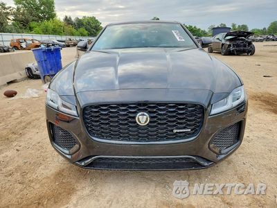 Piąte zdjęcie samochodu w środku: 2024 JAGUAR XF R-DYNAMIC SE VIN:SAJB64FX4RCY94794 - miniatura