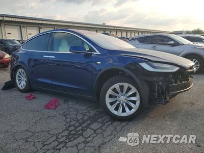 Czwarte zdjęcie samochodu z boku: 2020 TESLA MODEL X VIN:5YJXCAE2XLF231516 - miniatura