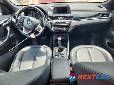 Zdjęcie 8 z 13 samochodu: 2018 BMW X1 VIN:WBXHU7C3XJ5H45838 - miniatura