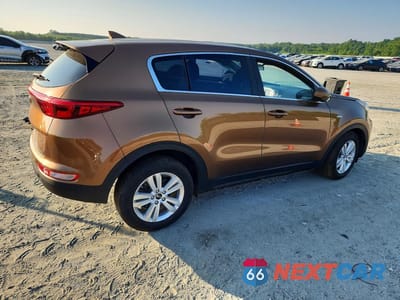 Trzecie zdjęcie samochodu z tyłu: 2017 KIA SPORTAGE LX VIN:KNDPMCAC7H7144693 - miniatura