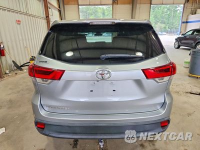 Zdjęcie 6 z 13 samochodu: 2019 TOYOTA HIGHLANDER LE VIN:5TDZZRFH9KS326006 - miniatura