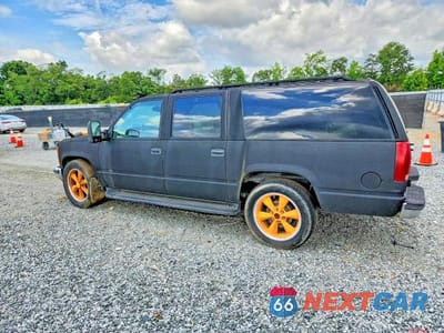 Drugie zdjęcie samochodu z przodu: 1998 CHEVROLET SUBURBAN K1500 VIN:1GNFK16R2WJ326084 - miniatura