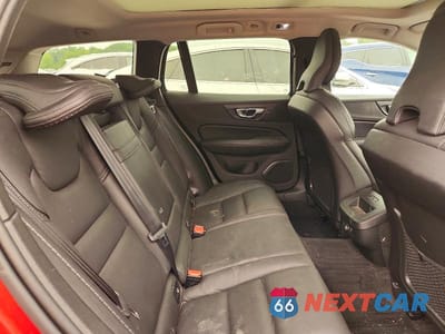 Zdjęcie 10 z 13 samochodu: 2020 VOLVO V60 CROSS COUNTRY T5 MOMENTUM VIN:YV4102WK2L1030735 - miniatura