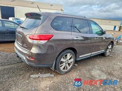 Trzecie zdjęcie samochodu z tyłu: 2016 NISSAN PATHFINDER PLATINUM VIN:5N1AR2MM9GC636794 - miniatura