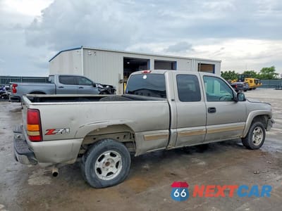 Trzecie zdjęcie samochodu z tyłu: 2001 CHEVROLET SILVERADO K1500 VIN:2GCEK19TX11236177 - miniatura