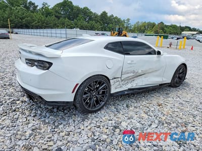 Trzecie zdjęcie samochodu z tyłu: 2019 CHEVROLET CAMARO ZL1 VIN:1G1FK1R69K0132722 - miniatura