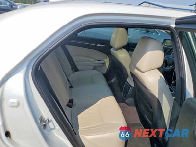 Zdjęcie 10 z 12 samochodu: 2016 CHRYSLER 300C VIN:2C3CCAET2GH238813 - miniatura