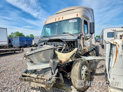 2015 FREIGHTLINER CASCADIA SEMI TRUCK 3AKGGLD55FSGD8572 - główne zdjęcie licytacji z USA - miniatura