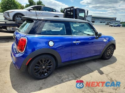 Trzecie zdjęcie samochodu z tyłu: 2020 MINI COOPER S VIN:WMWXR5C05L2L85607 - miniatura