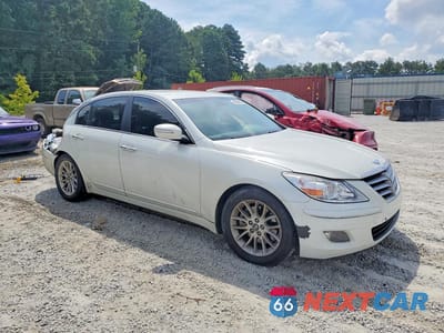 Czwarte zdjęcie samochodu z boku: 2010 HYUNDAI GENESIS 3.8L VIN:KMHGC4DE8AU086862 - miniatura