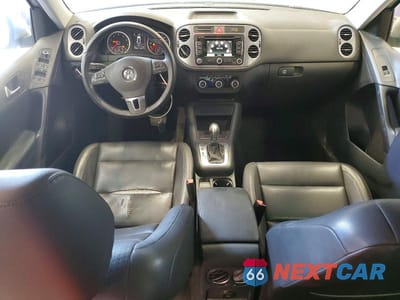 Zdjęcie 8 z 13 samochodu: 2011 VOLKSWAGEN TIGUAN S VIN:WVGBV7AX2BW539293 - miniatura