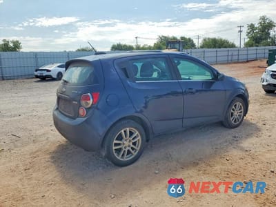 Trzecie zdjęcie samochodu z tyłu: 2015 CHEVROLET SONIC LT VIN:1G1JC6SB8F4160909 - miniatura
