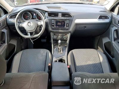 Zdjęcie 8 z 13 samochodu: 2018 VOLKSWAGEN TIGUAN S VIN:3VV1B7AX2JM030992 - miniatura