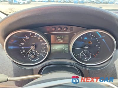 Zdjęcie 9 z 13 samochodu: 2011 MERCEDES-BENZ ML 350 BLUETEC VIN:4JGBB2FB7BA682164 - miniatura