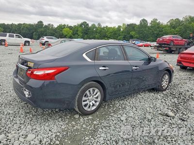 Trzecie zdjęcie samochodu z tyłu: 2016 NISSAN ALTIMA 2.5 S VIN:1N4AL3APXGN347556 - miniatura