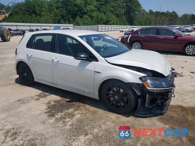 Czwarte zdjęcie samochodu z boku: 2017 VOLKSWAGEN GOLF R VIN:WVWVF7AU9HW020349 - miniatura