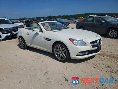 Czwarte zdjęcie samochodu z boku: 2013 MERCEDES-BENZ SLK 250 VIN:WDDPK4HA5DF058238 - miniatura
