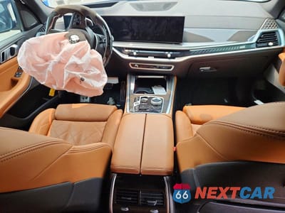 Zdjęcie 8 z 13 samochodu: 2026 BMW X5 M60I VIN:5UX33EU08T9163411 - miniatura