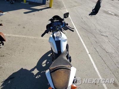 Zdjęcie 6 z 9 samochodu: 2015 YAMAHA YZFR3 VIN:MH3RH06YXFK005010 - miniatura