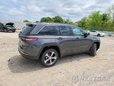 Trzecie zdjęcie samochodu z tyłu: 2025 JEEP GRAND CHEROKEE LIMITED VIN:1C4RJHBG6SC289318 - miniatura