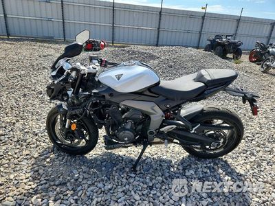 Trzecie zdjęcie samochodu z tyłu: 2025 TRIUMPH MOTORCYCLE DAYTONA 660 VIN:SMTL23UF4STCB4613 - miniatura