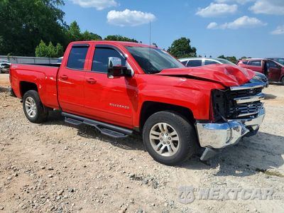 Czwarte zdjęcie samochodu z boku: 2017 CHEVROLET SILVERADO K1500 LT VIN:1GCVKREC6HZ324830 - miniatura