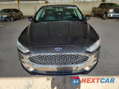 Piąte zdjęcie samochodu w środku: 2018 FORD FUSION TITANIUM/PLATINUM VIN:3FA6P0D94JR206699 - miniatura