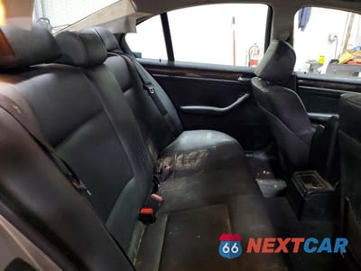 Zdjęcie 10 z 12 samochodu: 2003 BMW 325 XI VIN:WBAEU334X3PF59450 - miniatura