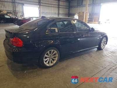 Trzecie zdjęcie samochodu z tyłu: 2011 BMW 328 I VIN:WBAPH7G54BNN03535 - miniatura