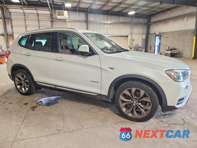 Czwarte zdjęcie samochodu z boku: 2017 BMW X3 XDRIVE28I VIN:5UXWX9C5XH0T09213 - miniatura
