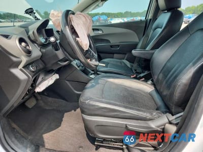 Zdjęcie 7 z 12 samochodu: 2012 CHEVROLET SONIC LTZ VIN:1G1JE5SH3C4154911 - miniatura