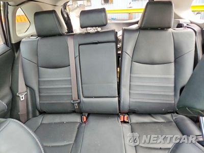 Zdjęcie 10 z 12 samochodu: 2019 TOYOTA RAV4 LIMITED VIN:JTMN1RFV0KD517613 - miniatura